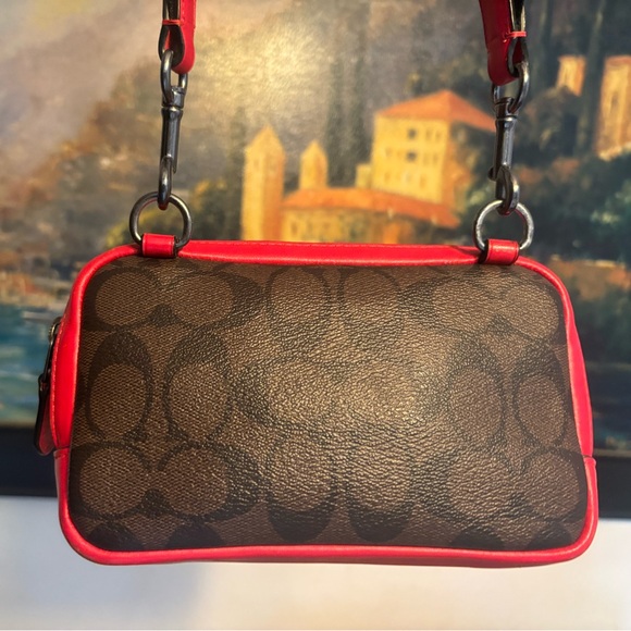 Coach Carrier Phone Crossbody In Colorblock Signature Canvas With Coach Patch - Picture 3 of 16